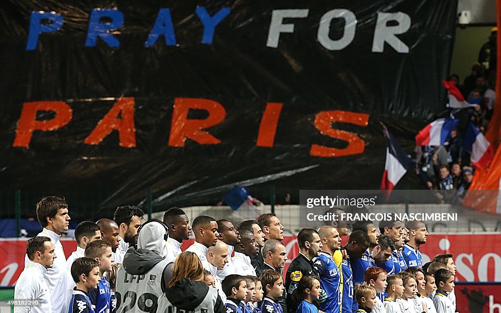 FBL-FRA-LIGUE1-TROYES-LILLE-FRANCE-ATTACKS-TRIBUTE