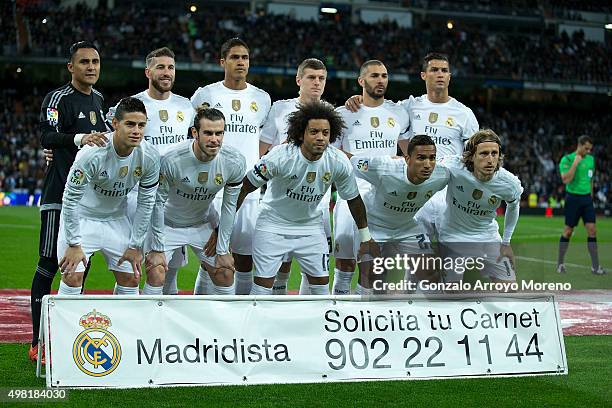 Real Madrid line up prior to start the La Liga match between Real Madrid CF and FC Barcelona at Estadio Santiago Bernabeu on November 21, 2015 in...