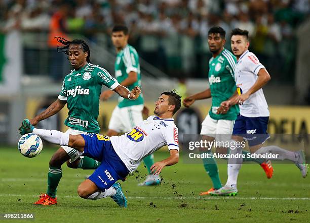 Arouca of Palmeiras and De Arrascaeta of Cruzeiro in action during the match between Palmeiras and Cruzeiro for the Brazilian Series A 2015 at...