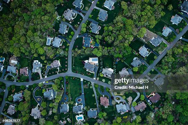 aerial photography of suburbs, ny - quartier résidentiel photos et images de collection