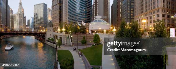 west wacker drive - wacker drive stock-fotos und bilder