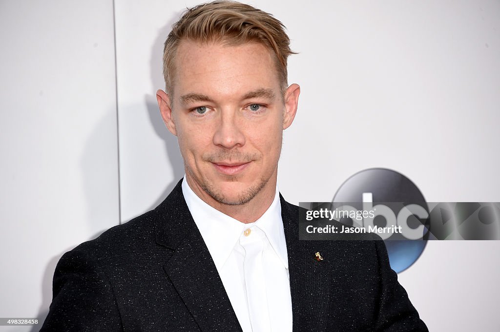 2015 American Music Awards - Arrivals