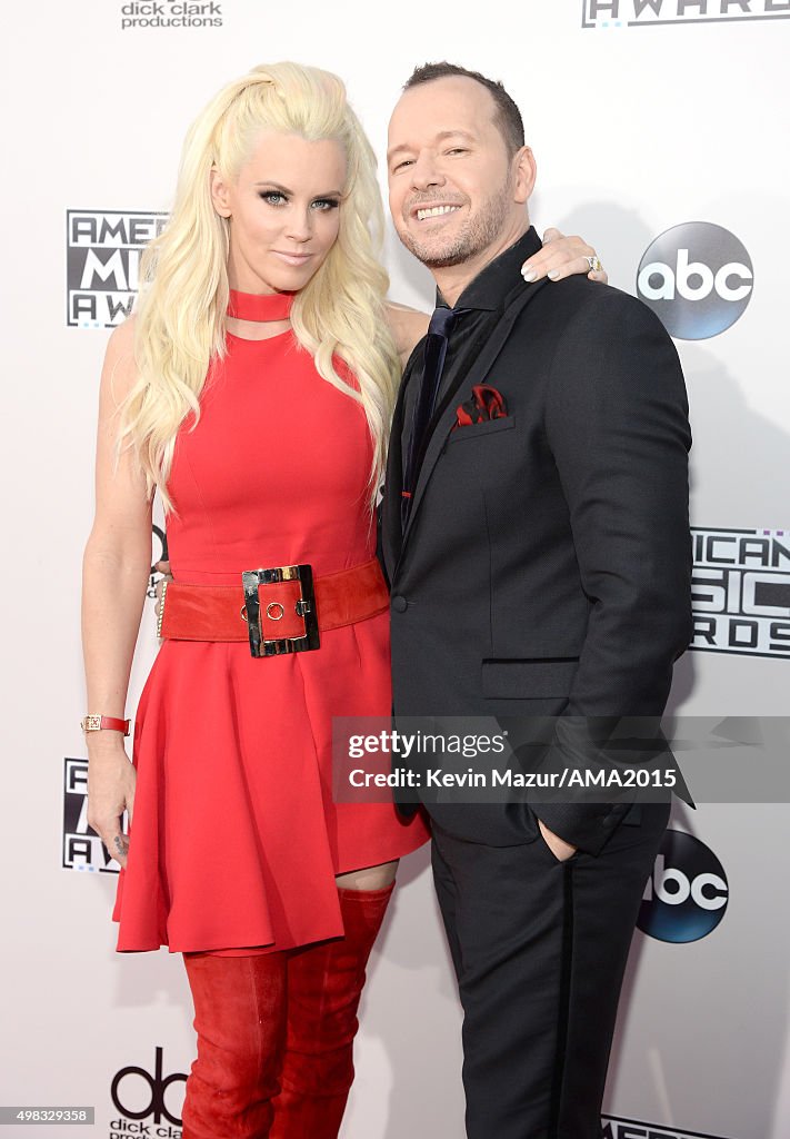2015 American Music Awards - Red Carpet
