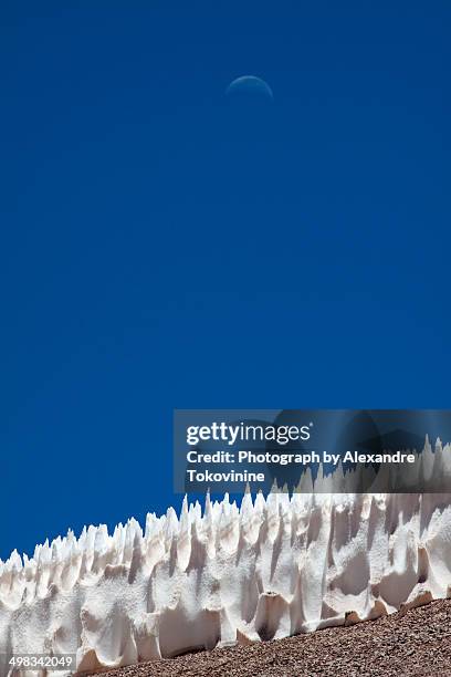 penitentes and the moon - penitentes stockfoto's en -beelden