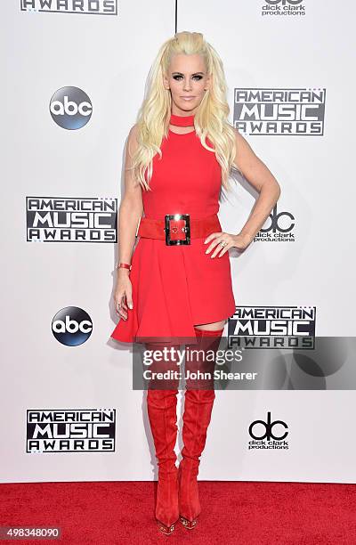 Personality Jenny McCarthy attends the 2015 American Music Awards at Microsoft Theater on November 22, 2015 in Los Angeles, California.