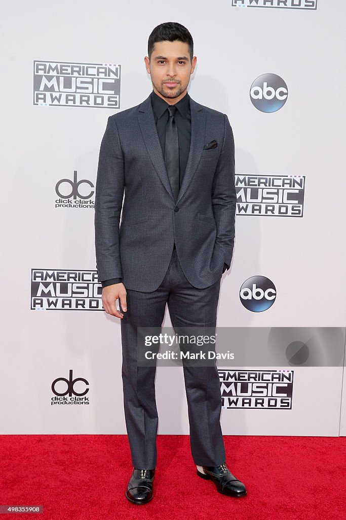 2015 American Music Awards - Arrivals