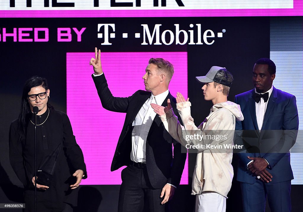 2015 American Music Awards - Show