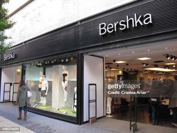 Professor zanger Ongelijkheid Exterior Bershka store in the center of Valencia, owned the Spanish... News  Photo - Getty Images
