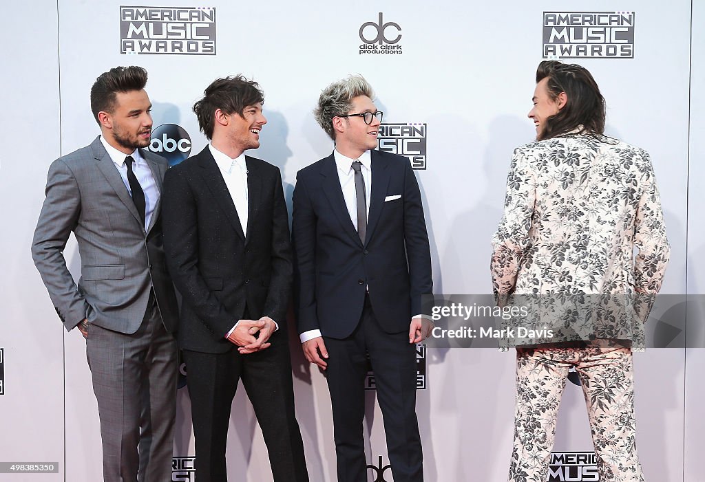 2015 American Music Awards - Arrivals