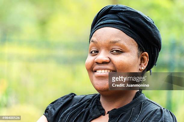 smiling woman - creole ethnicity stockfoto's en -beelden