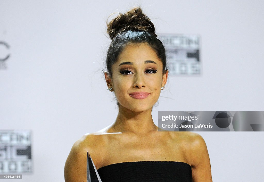 2015 American Music Awards - Press Room