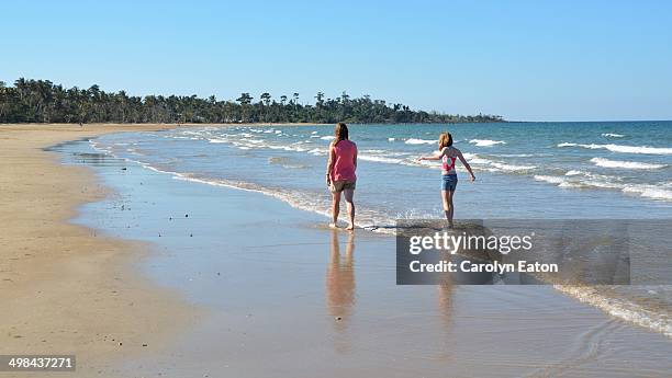 world ocean day - playa mission queensland fotografías e imágenes de stock