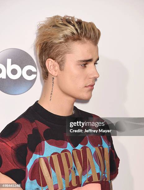 Singer Justin Bieber arrives at the 2015 American Music Awards at Microsoft Theater on November 22, 2015 in Los Angeles, California.