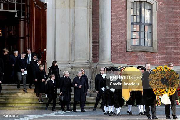 German guards of honor carry a coffin as German President Joachim Gauck ,Helmut Schmidt's daughter Susanne Schmidt , Chancellor of Germany Angela...