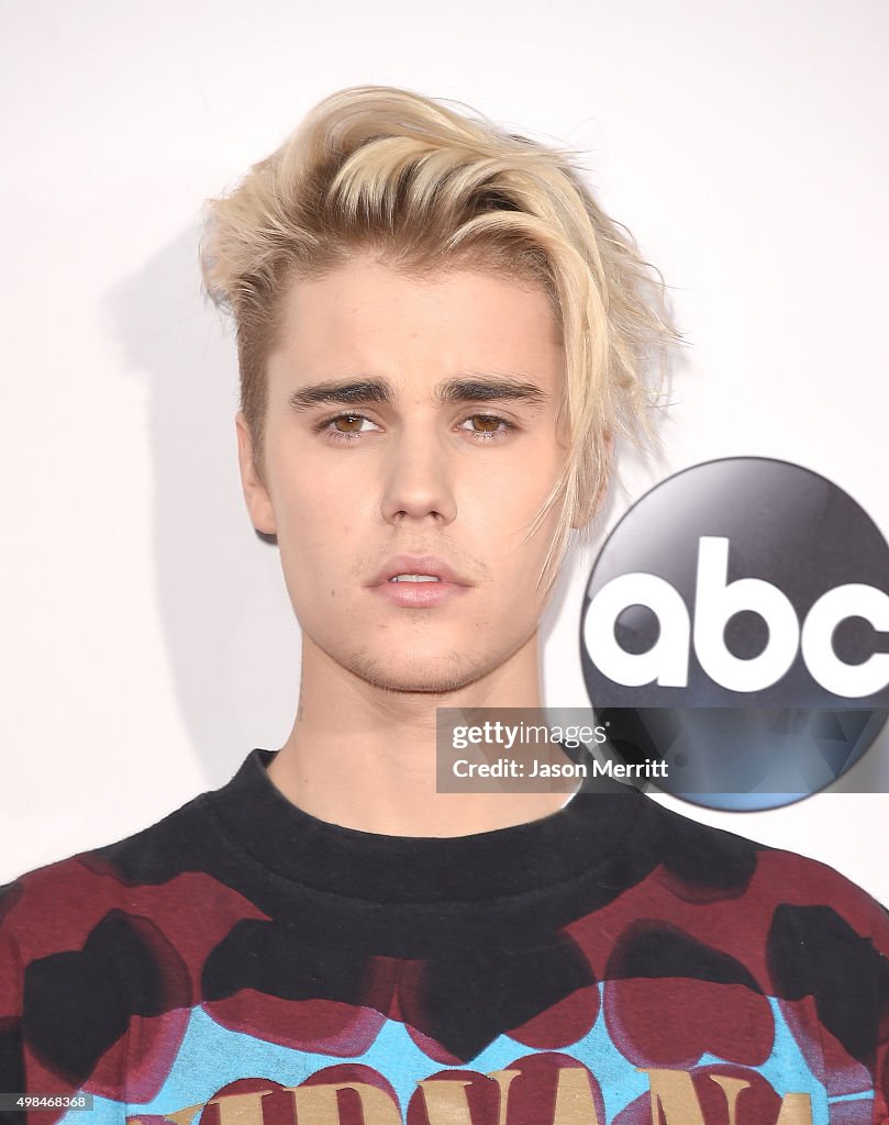 2015 American Music Awards - Arrivals