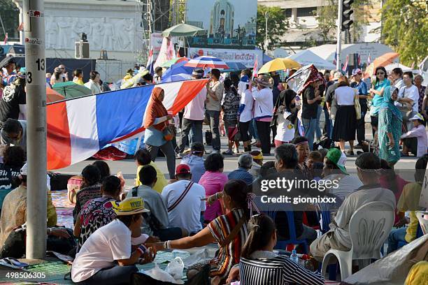 anti-government demonstration, bangkok - thailand - banglamphu stock pictures, royalty-free photos & images