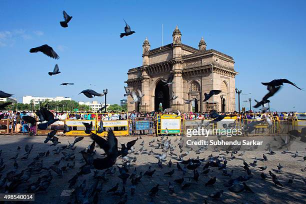 View of Gateway of India in south Mumbai. Built to commemorate the visit of King George V and Queen Mary to Mumbai, prior to the Delhi Durbar, in...