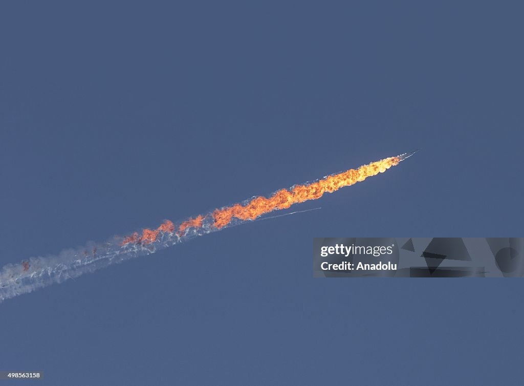 Warplane crashes in Syria near Turkeys border