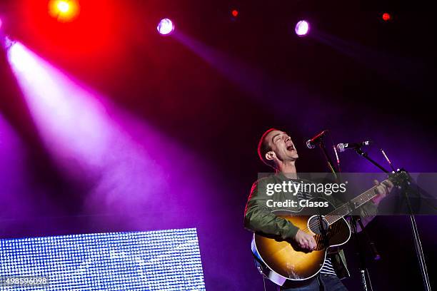 British singer Richard Ashcroft performs during first day of Corona Festival at Autódromo Hermanos Rodríguez on November 21, 2015 in Mexico City,...