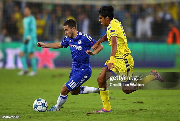 Eden Hazard of Chelsea takes on Dor Peretz of Maccabi Tel-Aviv during the UEFA Champions League Group G match between Maccabi Tel-Aviv FC and Chelsea...