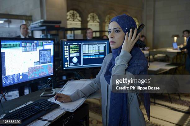 Quantico" - At Quantico, an emergency disciplinary hearing causes deep secrets to be spilled, while in the future Alex works covertly with her team...