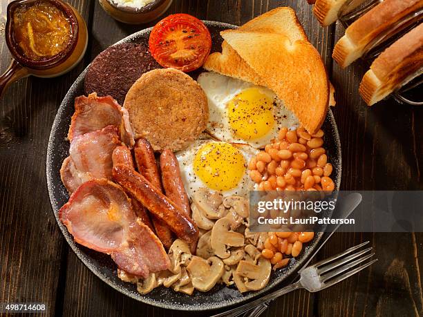 full traditional english breakfast - english breakfast stock pictures, royalty-free photos & images