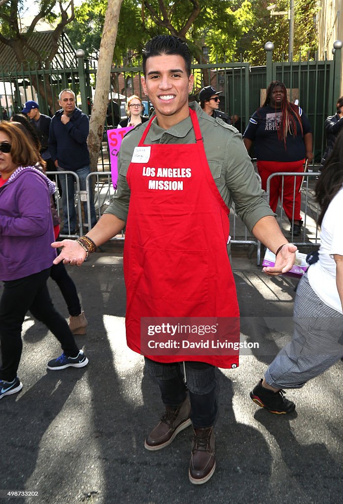 Los Angeles Mission Thanksgiving For The Homeless