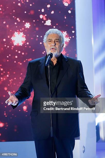 Tenor Opera Singer Placido Domingo performs during 'Vivement Dimanche' TV Show at Pavillon Gabriel on November 25, 2015 in Paris, France.