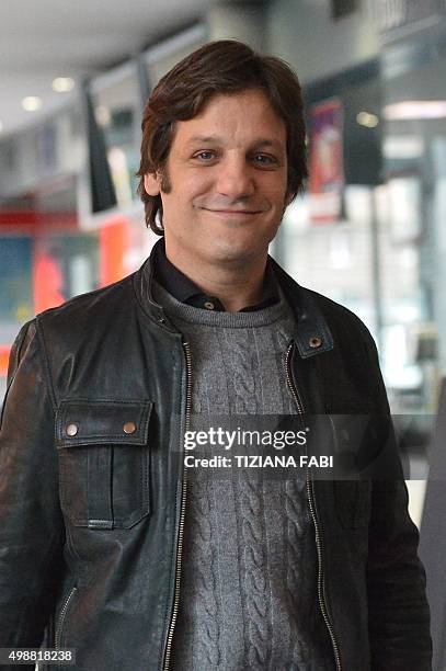 Argentinian actor Rodrigo de la Serna poses during a photocall of the movie "Chiamatemi Francesco, il Papa della gente" on November 26, 2015 in Rome....