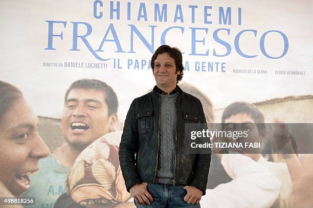 Argentinian actor Rodrigo de la Serna poses during a photocall of the movie "Chiamatemi Francesco, il Papa della gente" on November 26, 2015 in Rome....