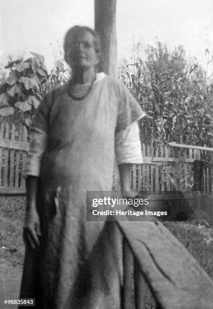 Margaret Dunagan, St Helens, Lee County, Kentucky, USA, 1916-1918. Photograph taken during Cecil Sharp's folk music collecting expedition: British...