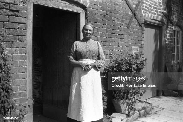 Emma Overd, Langport, Somerset, 1904-1909. Photograph taken during Cecil Sharp's folk music collecting expeditions. British musician Sharp collected...