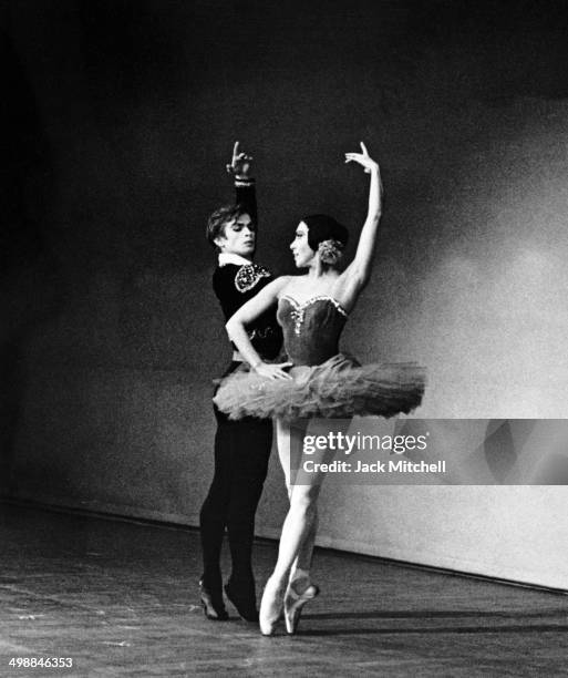 During his American stage debut at Brooklyn Academy, Russian-French dancer and actor Rudolf Nureyev performs with Sonia Arova , 1962.
