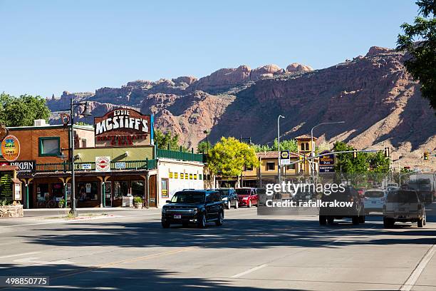 main street nel moab nello utah - moab foto e immagini stock