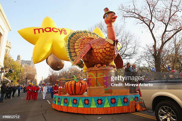 General atmopshere during the 89th Annual Macy's Thanksgiving Day Parade on November 26, 2015 in New York City.