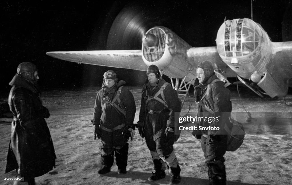 World War 2. May 1942. The South-Western Front. Major Rasskazov congratulating the crew of an Ilyushin DB-3 bomber for a successful mission.