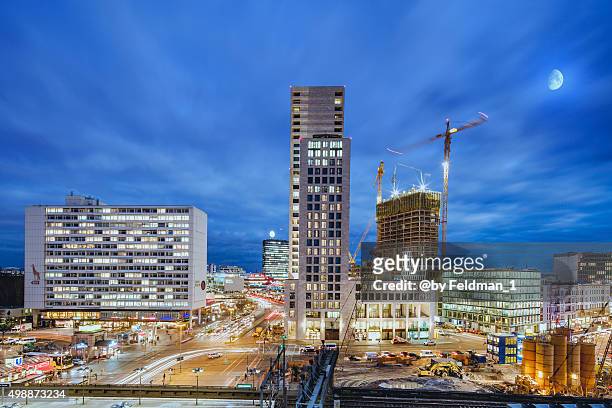 berlin building skyline ii - finanzwirtschaft und industrie stock pictures, royalty-free photos & images