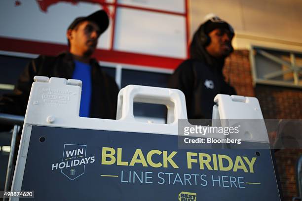 Shoppers wait in line outside a Best Buy Co. Store ahead of Black Friday in Chesapeake, Virginia, U.S., on Thursday, Nov. 26, 2015. In 2011, several...