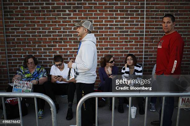 Shoppers wait outside a Best Buy Co. Store ahead of Black Friday in Chesapeake, Virginia, U.S., on Thursday, Nov. 26, 2015. In 2011, several big U.S....