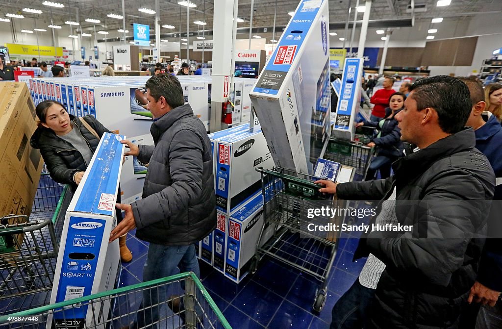 Retailers Open On Thanksgiving Evening, Starting Black Friday Sales Early