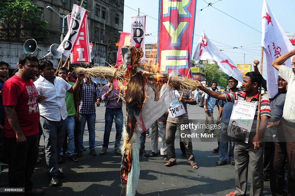 Various Left Student Organisations Called For Road Blockade In West Bengal