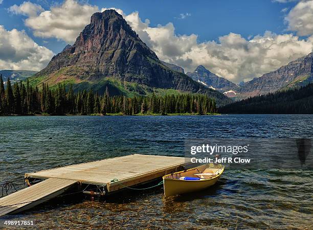 an escape route - lago two medicine montana - fotografias e filmes do acervo