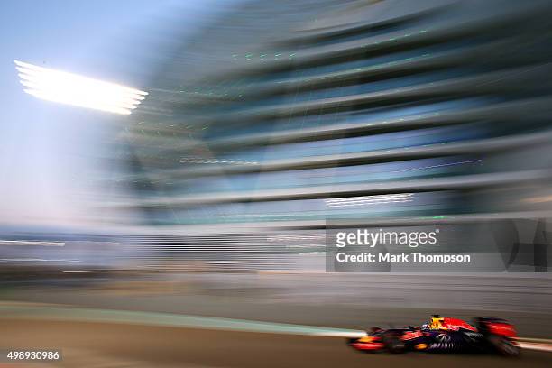 Daniel Ricciardo of Australia and Infiniti Red Bull Racing drives aduring practice for the Abu Dhabi Formula One Grand Prix at Yas Marina Circuit on...