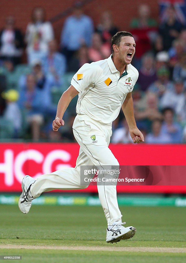 Australia v New Zealand - 3rd Test: Day 2