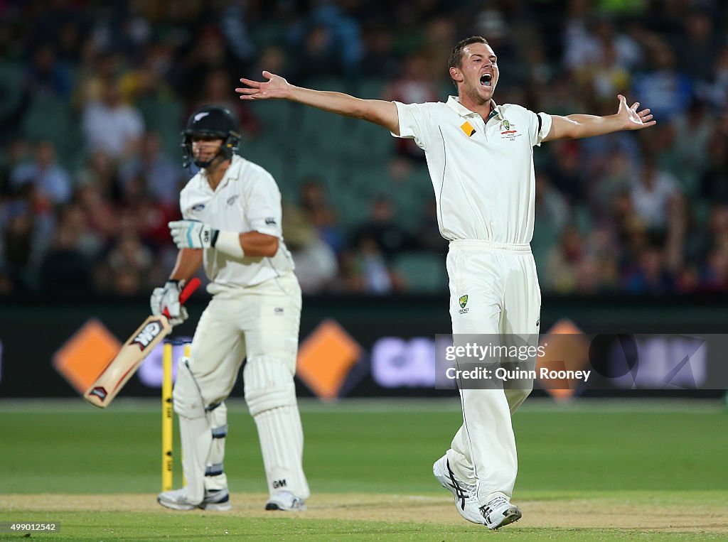 Australia v New Zealand - 3rd Test: Day 2