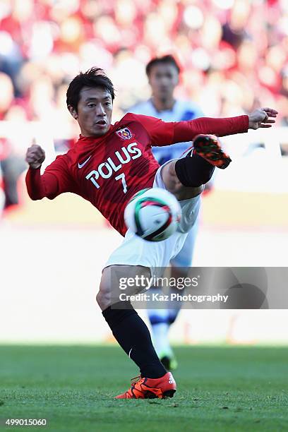 Tsukasa Umesaki of Urawa Red Diamonds shoots at goal during the J.League 2015 Championship semi final match between Urawa Red Diamonds and Gamba...