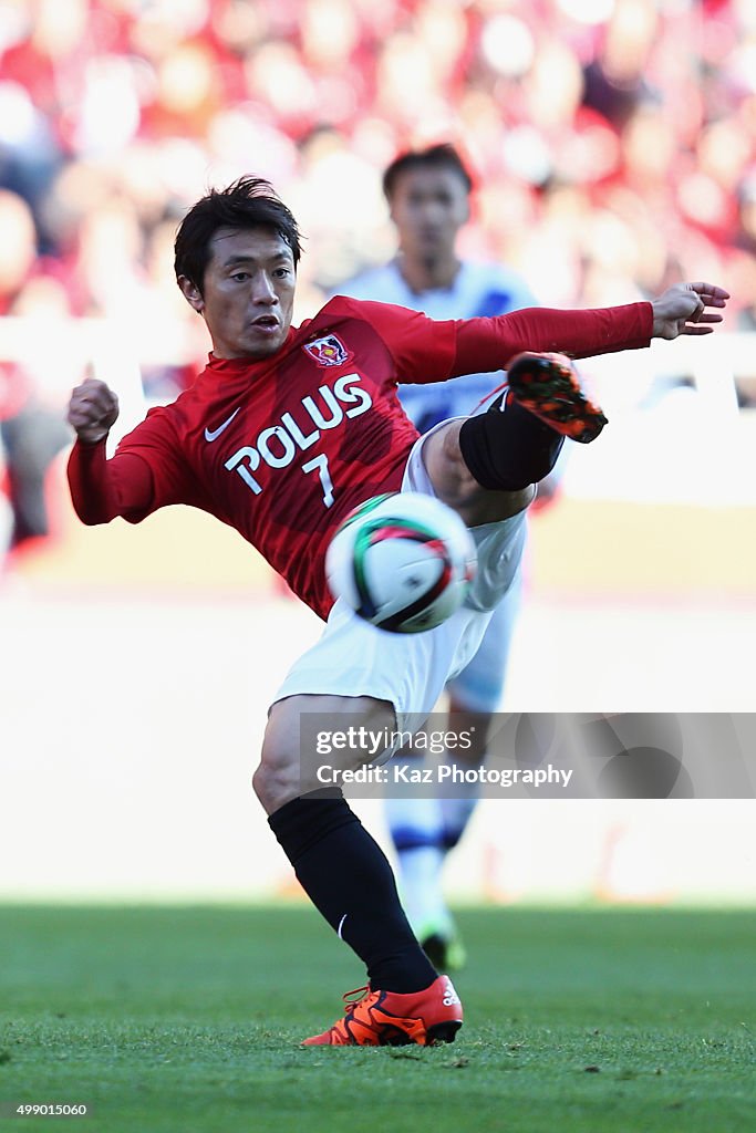 Urawa Red Diamonds v Gamba Osaka - J.League 2015 Championship Semi Final