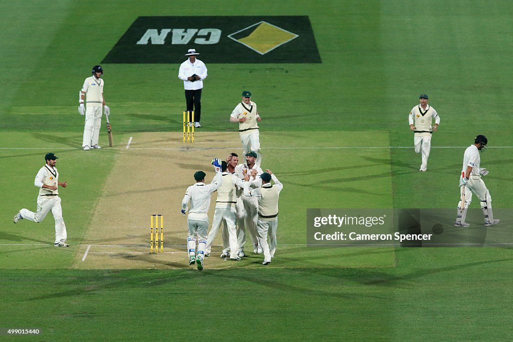 Australia v New Zealand - 3rd Test: Day 2