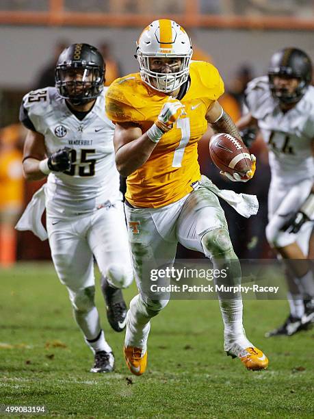 Jalen Hurd of the Tennessee Volunteers runs against the Vanderbilt Commodores in a game at Neyland Stadium on November 28, 2015 in Knoxville,...