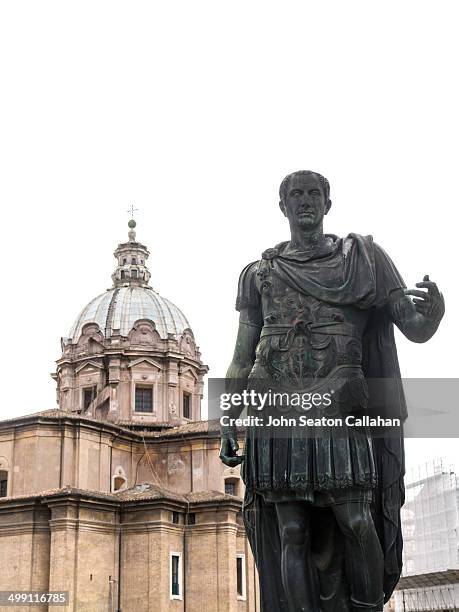 statue of julius caesar - giulio cesare foto e immagini stock